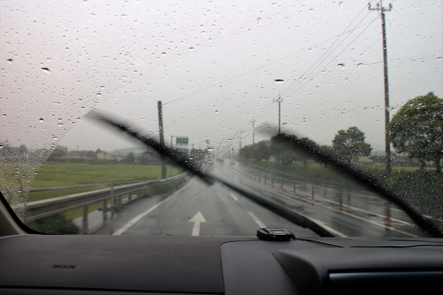 ワイパー、雨の日